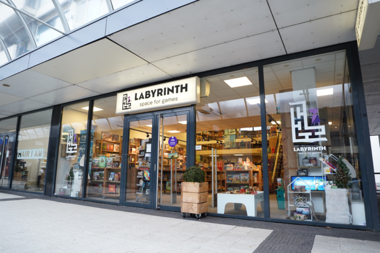 Labyrinth Tilburg - Winkel voorkant schuin